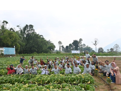 Community Activities in Learning Farm of Cap Panah Merah, Pujon Village, Malang